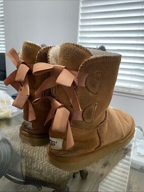 UGG Women’s Chestnut Suede Bow-Back Boots
